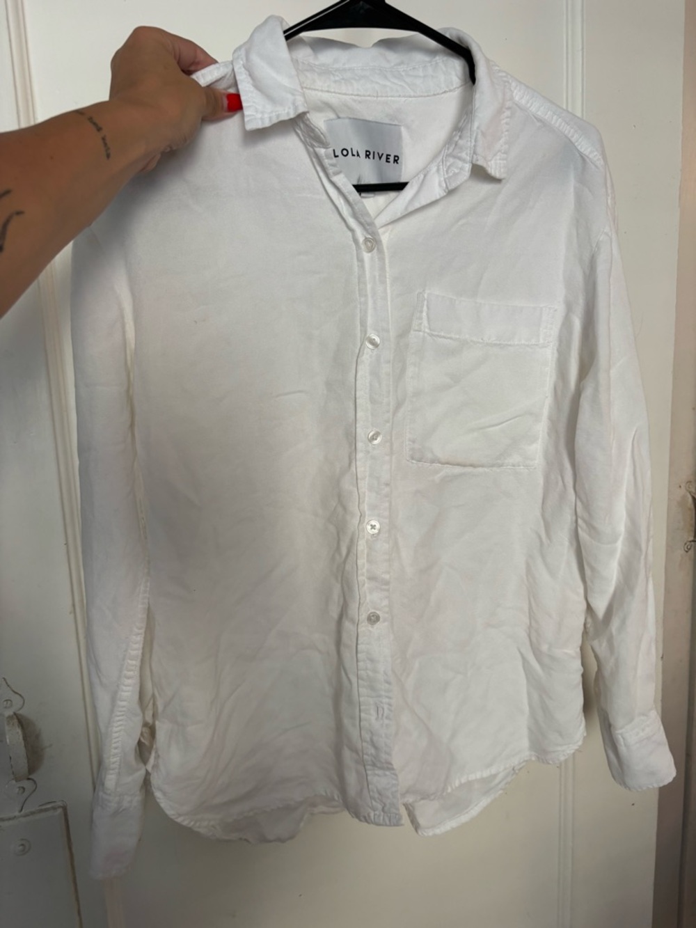 Lola River Classic White Button-Up Shirt S